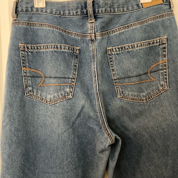 American Eagle Mom Jean - Picture 4 of 10